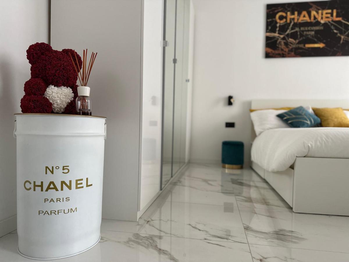 Maison Chanel Milan Luaran gambar
